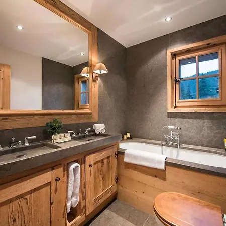 Veern 5 Bedroom Chalet Holiday home *