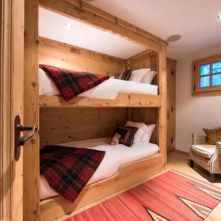 Veern 5 Bedroom Chalet Holiday home